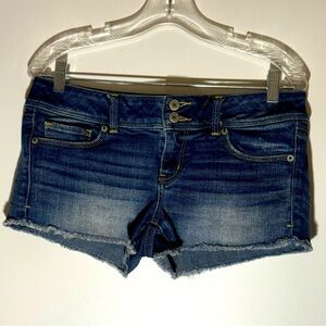 American Eagle women’s jean shorts size 10 super stretch great condition